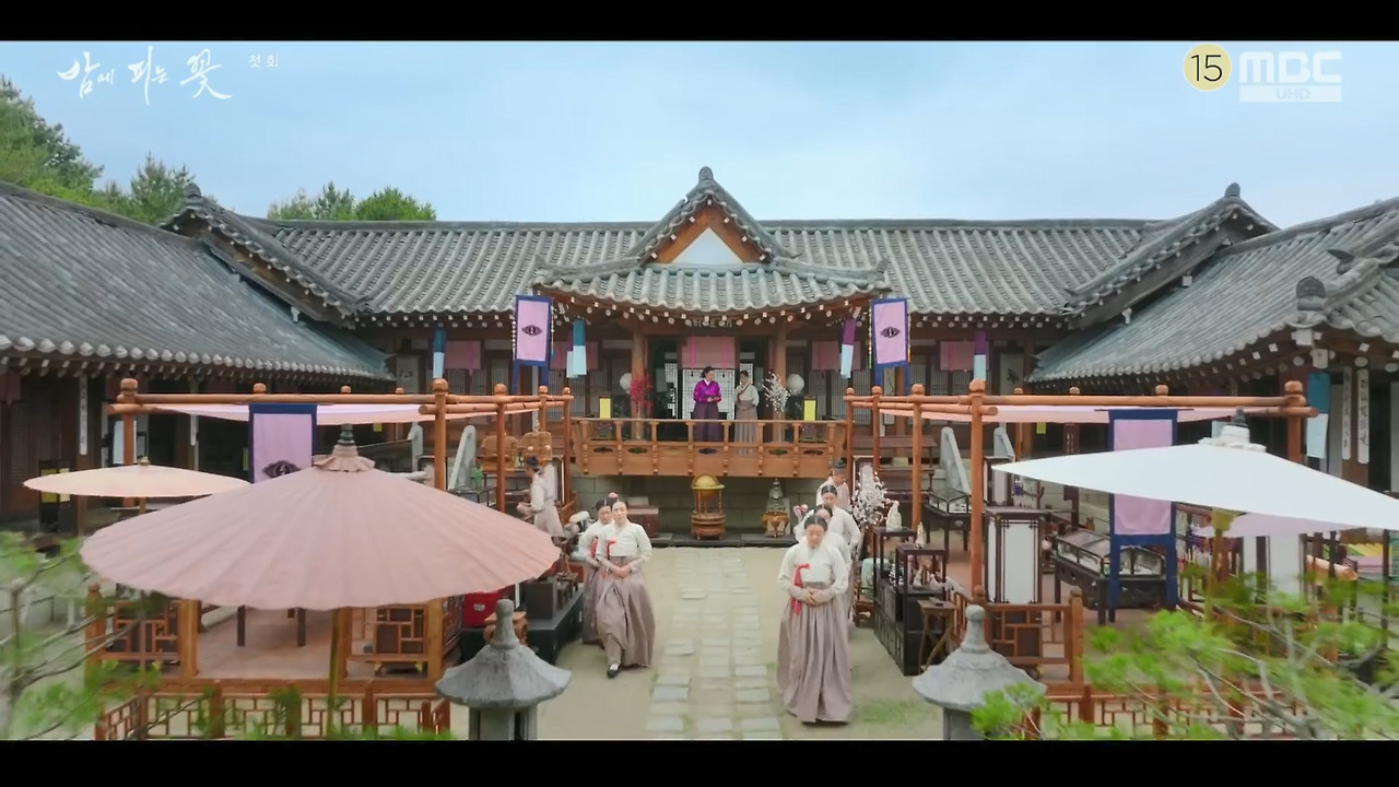 밤에 피는 꽃 성지 바람의 화원